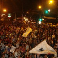 Mais um dia na PUC Minas – 4000 estudantes indignados contra o aumento!