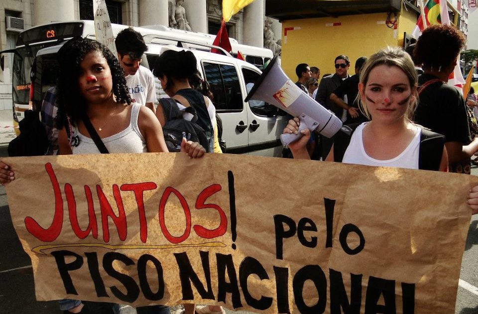Juntos na luta pela educação em Minas Gerais