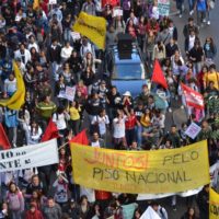 Dia do estudante em Porto Alegre: estudante na rua!