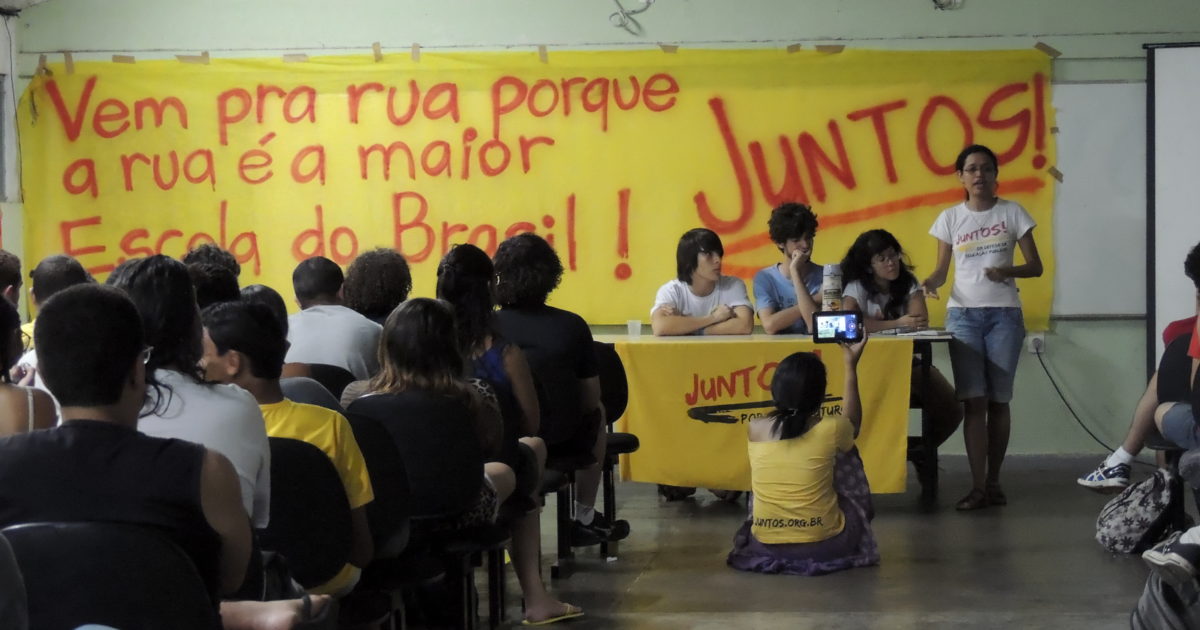 A voz dos estudantes das ruas –  1º Encontro do Juntos! nas Escolas