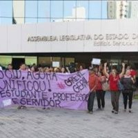 Ocupação da AL no Ceará arranca carta compromisso de deputados estaduais