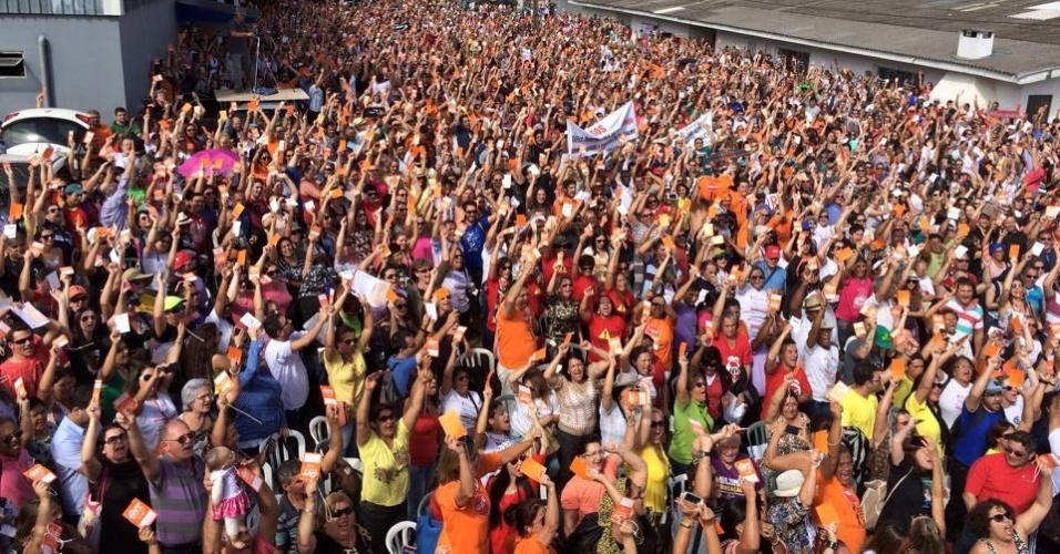 A greve dos servidores do Paraná mostra o caminho para a luta contra a austeridade.