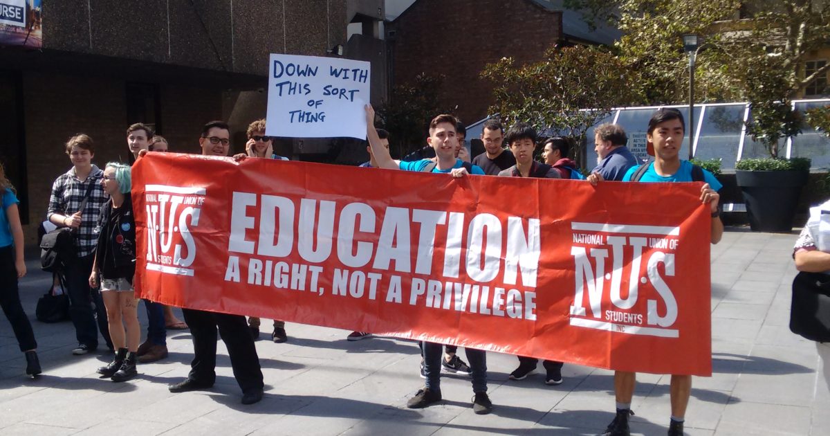 AUSTRÁLIA: Estudantes protestam contra cortes e privatização da educação