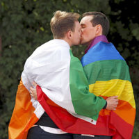 Quando a consciência avança, o preconceito retrocede: Irlanda diz sim ao casamento igualitário!