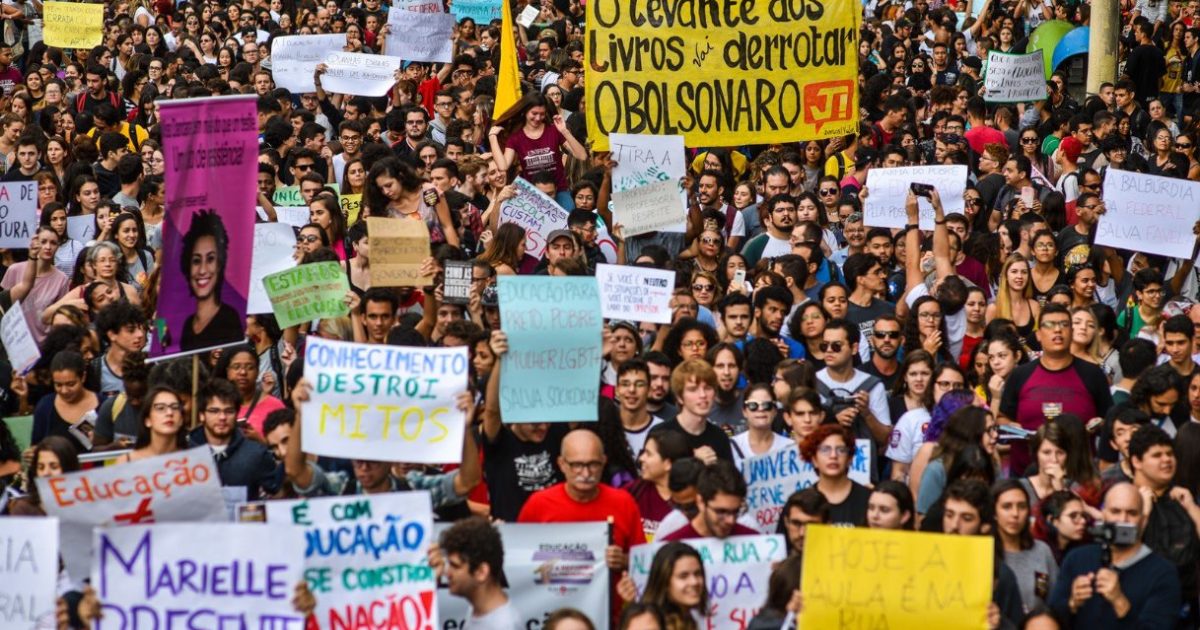 O movimento estudantil precisa de uma nova direção: derrotar os cortes e Bolsonaro