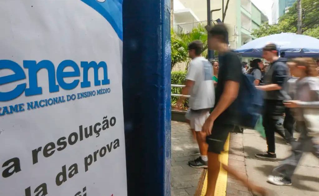 BALANÇOS DO ENEM E A URGENTE REVOGAÇÃO DO NOVO ENSINO MÉDIO