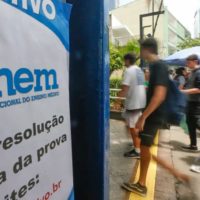 BALANÇOS DO ENEM E A URGENTE REVOGAÇÃO DO NOVO ENSINO MÉDIO