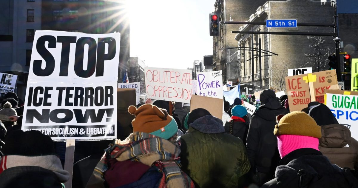 OS ESTADOS UNIDOS EM TENSÃO MÁXIMA